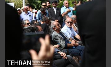 بدرقه داریوش اسدزاده به سوی سرای ابدی 21