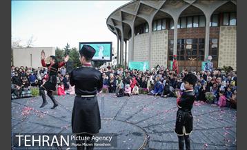 جنگ شادی در تئاتر شهر 3