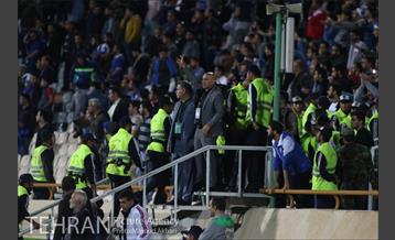 دیدار تیم های فوتبال استقلال و فولاد خوزستان