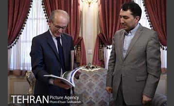 دیدار رئیس مرکز ارتباطات با سفیر فرانسه 15