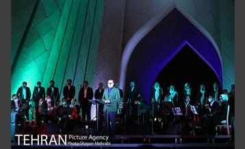 کنسرت آنلاین علیرضا قربانی در میدان آزادی 27