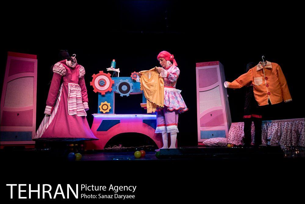 نمایش «شب اسرارآمیز»‎ 11