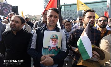 مراسم تشییع پیکر شهید سردار عباس نیلفروشان - 2 31