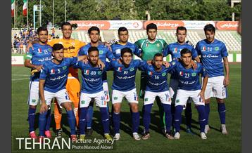 دیدار تیم های فوتبال سایپا و صنعت نفت آبادان