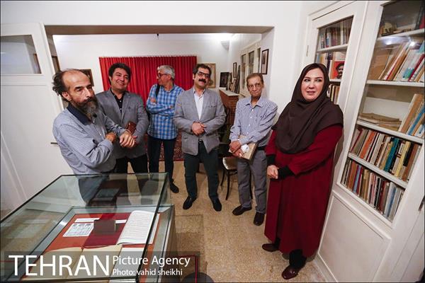 بازدید هنرمندان از خانه موزه سیمین و جلال 1