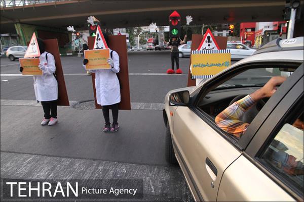 اجراهای خیابانی کمپین از خودمان شروع کنیم 1