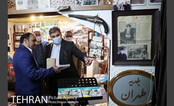 بازدید شهردار تهران از مرکز اسناد بلدیه 32