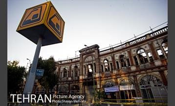 بازدید شهردار تهران از خسارت آتش سوزی اخیر میدان حسن آباد 5