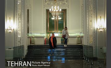 گشتی در کاخ نیاوران  11