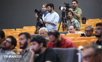 نشست خبری رویداد بین‌المللی طراحی کارتون، کاریکاتور و پوستر «هولوساید ۲۰۲۴» 36