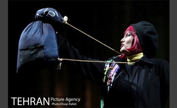 نمایش باغ آلبالو 41