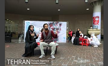 اجرای تئاتر خیابانی در میدانگاه ولی عصر (عج) 16