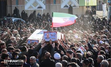 تشییع پیکر شهدای مدافع حرم در شهرک شهید محلاتی 3