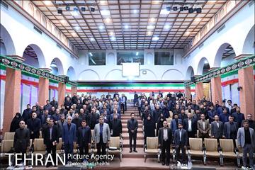نشست هم اندیشی شهردار تهران با شهرداران نواحی تهران 32