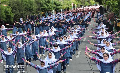 برگزاری بزرگترین اجتماع ورزشی دختران شهر تهران در منطقه۸‌ 21