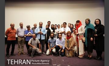 مراسم اهدای جایزه بهترین بازیگر مرد جشنواره مسکو به فرهاد اصلانی‎ 18