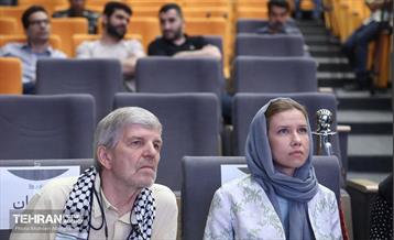 نشست خبری رویداد بین‌المللی طراحی کارتون، کاریکاتور و پوستر «هولوساید ۲۰۲۴» 27