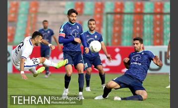 دیدار تیم های فوتبال پیکان و استقلال تهران 13