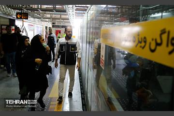 بازدید مدیرعامل شرکت بهره‌برداری متروی تهران از خدمت رسانی در روز اربعین