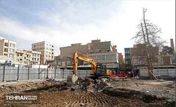 پارکینگ‌ طبقاتی اعتماد