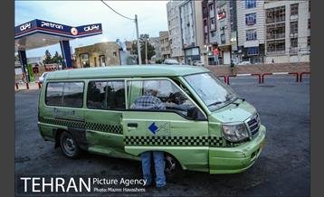 افطاری ساده تاکسی رانی در پایانه سازمان آب 2