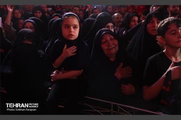 آئین بدرقه زائران اربعین در میدان آزادی 29