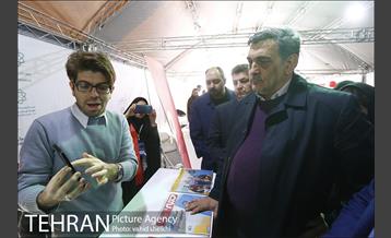 بازدید شهردار تهران از گذر نوآوری در میدان هفت تیر 10