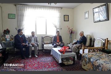 دیدار شهردار منطقه۱۷ با جمعی از مردآفرین دارالشهدای تهران 7