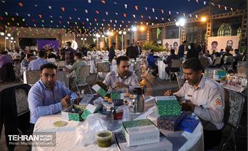 افطاری شهردار تهران با حضور خانواده شهدا 6