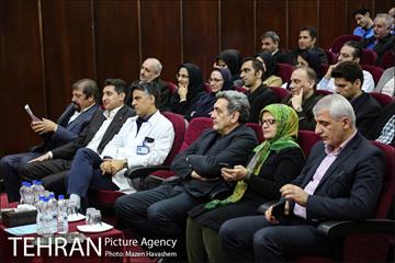 آیین کاشت درخت در بیمارستان شریعتی توسط شهردار تهران 2