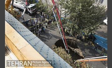 ریزش بخشی از خیابان پیامبر اتوبان ستاری -3 13