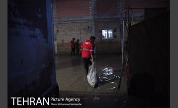 تخلیه آب از منازل مسکونی شهر آق قلا 14