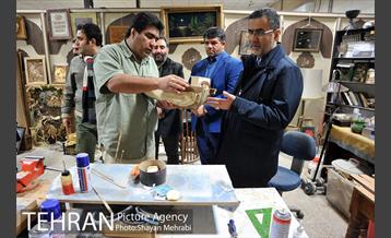 بازدید قائم مقام معاونت اجتماعی و جعمی از هنرمندان از سرای امید طلوع 23