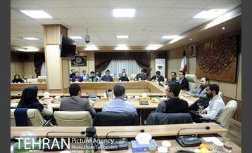 نشست صمیمانه عارف نیا با مسئولین پایگاه های خبری و فعالان فضای مجازی 7