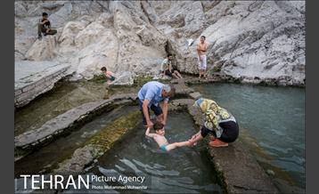 آبتنی تابستانی در چشمه علی 16