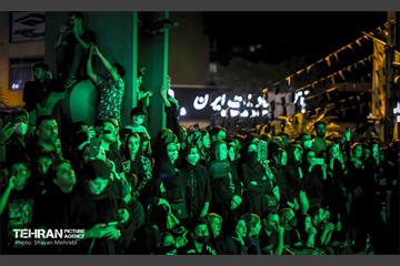 عزاداری شب عاشورا در میدان منیریه  26