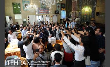 حضور شهردار تهران در حسینیه مکتب الصادق برای انتخابات شورایاری ها 4