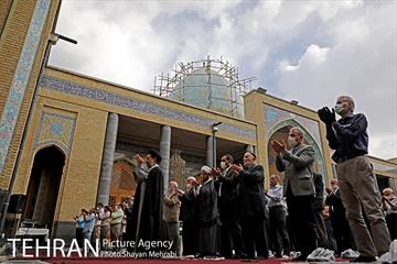 اقامه نماز عید فطر در مسجد امام حسین(ع) 35