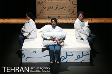 نمایش امشب اینجا 23