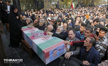 تشییع پیکر شهدای مدافع حرم در منطقه ۵ 4