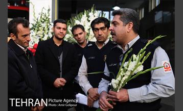 ادای احترام سرکلانترغرب تهران ومردم به شهدای آتش نشان ساختمان پلاسکو‎ 2