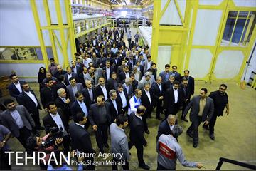 بازدید معاون اول رئیس جمهور به همراه شهردار تهران از کارخانه واگن‌سازی تهران 17