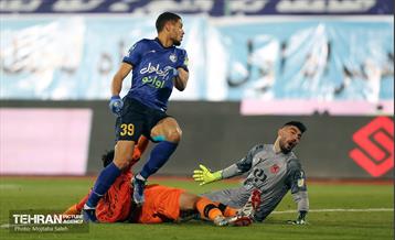 دیدار تیم های فوتبال استقلال تهران و مس کرمان 24