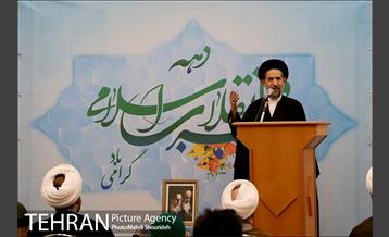 افتتاح سلسله جشن های های فجر انقلاب در مساجد شاخص منطقه 7