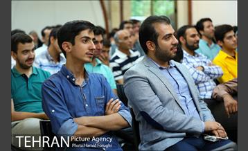 حلقه ادبی پنجره در فرهنگسرای اندیشه 15