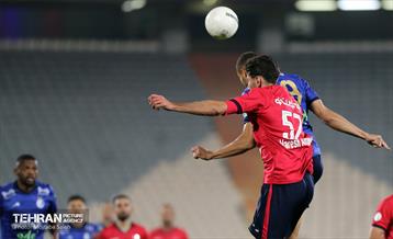 دیدار تیم‌های فوتبال استقلال و نساجی مازندران 16