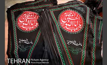 آیین اهدا و ارسال پرچم های عزاداری امام حسین(ع) 12