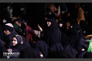 احیای شب نوزدهم رمضان در میدان انقلاب 47