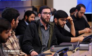 نشست صمیمانه شهردار تهران با فعالان دانشجویی 24