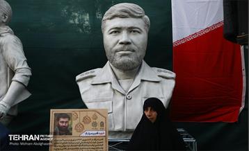 رونمایی از مجسمه های 6 شهید در منطقه 15 4